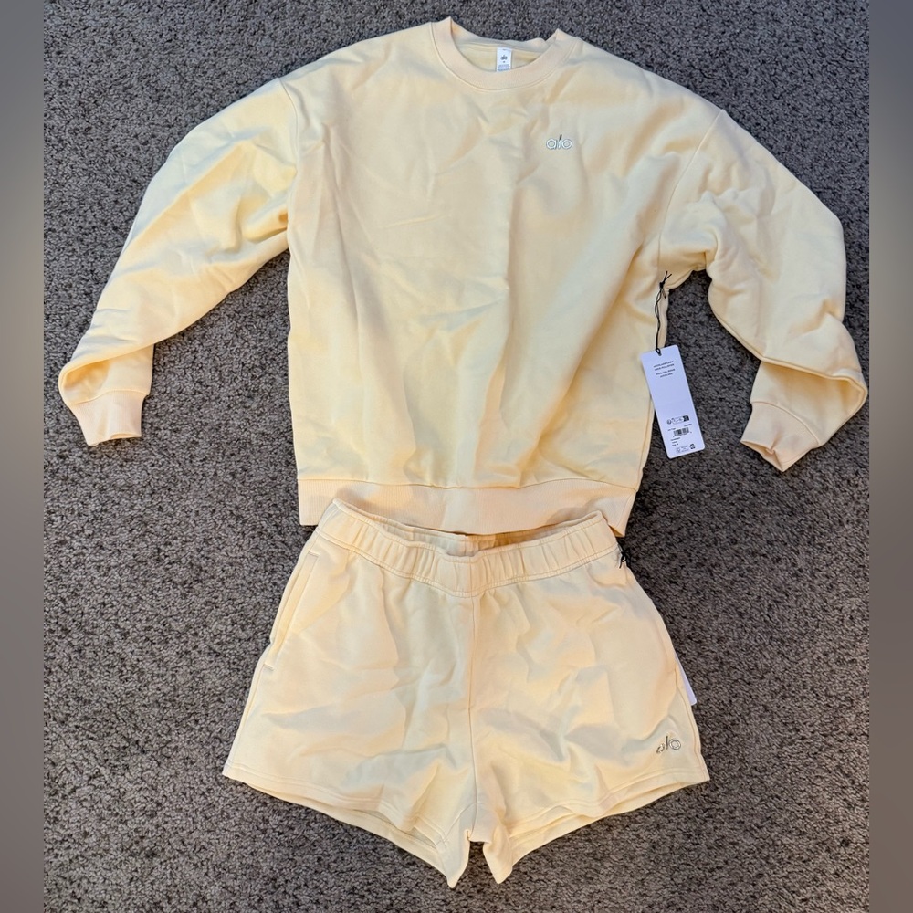 Alo Accolade Set Candlelight yellow size medium NWT
